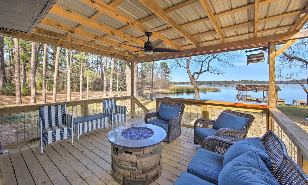 Lone Star House | Dock & Lake Access! Daingerfield Gem w/Tiny Home