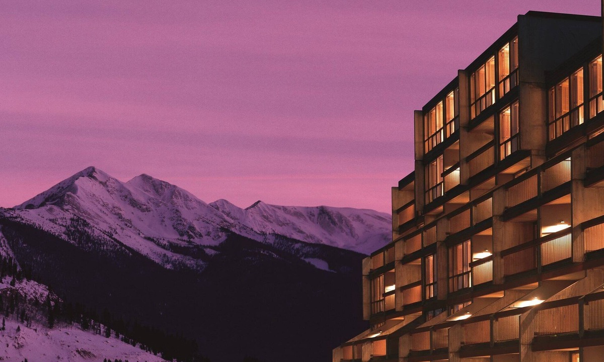 Lakeside Village Hotel | Dog Friendly 2 Queen Beds Rm w/Patio | Spa & Pool