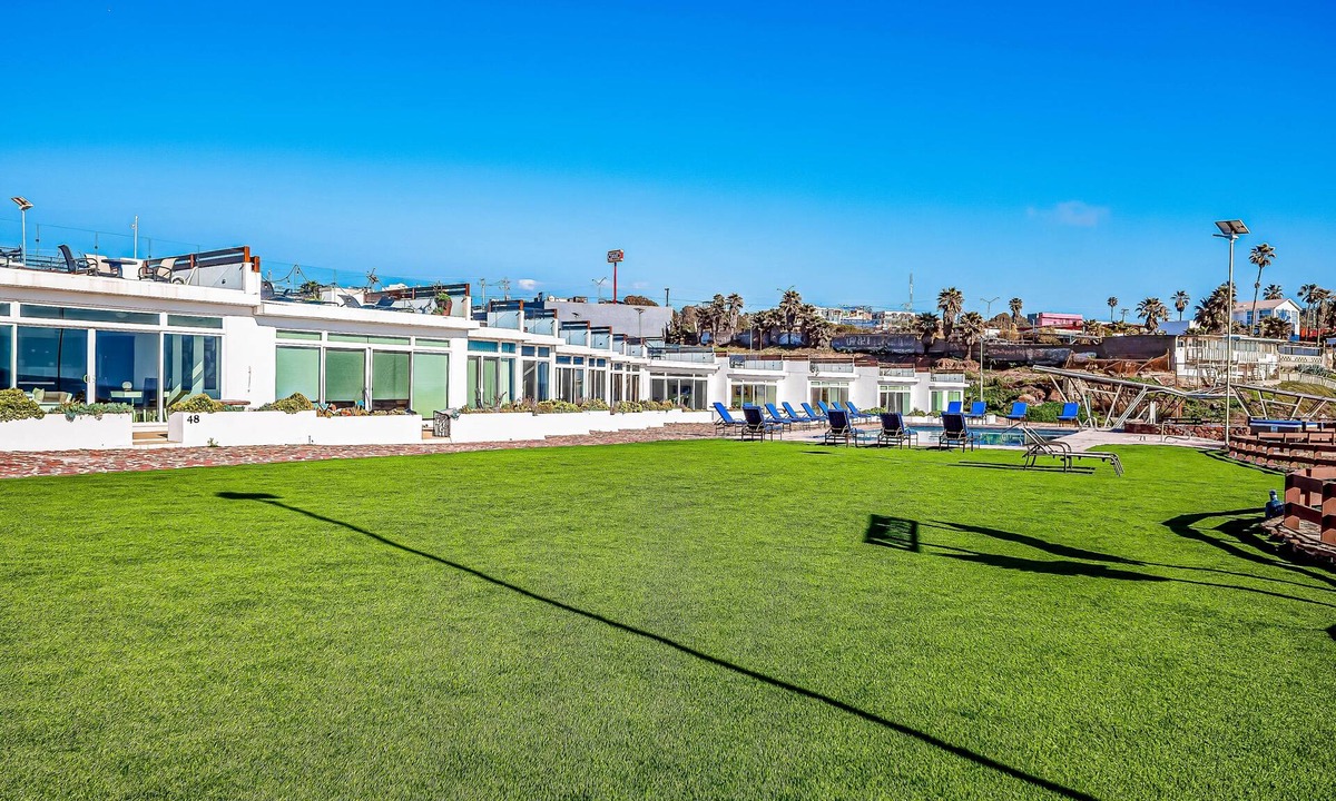 La Paloma House | Dog-friendly home 3 rows to beach with rooftop deck, pool, hot tub, & kitchen