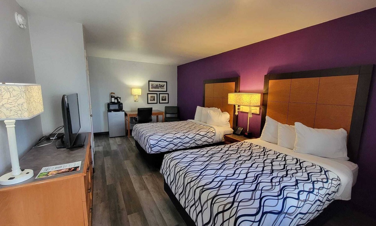 Amarillo Hotel | Double beds/Free Hot Breakfast