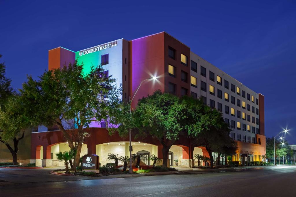 San Antonio Hotel | DoubleTree by Hilton San Antonio Downtown