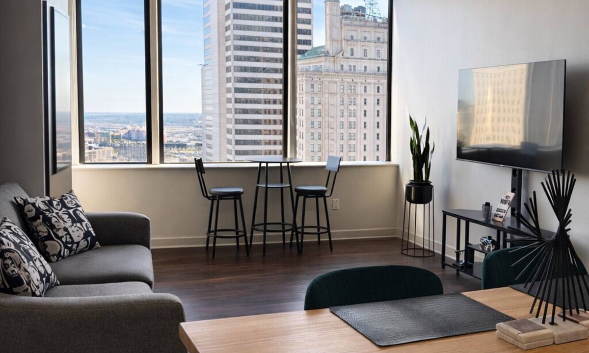 Downtown Dallas Apartment | Downtown Dallas - King Bed + Free Parking - Pool