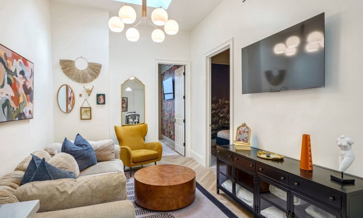 Central Business District Hotel | Downtown Gem, Modern Comfort Near Superdome