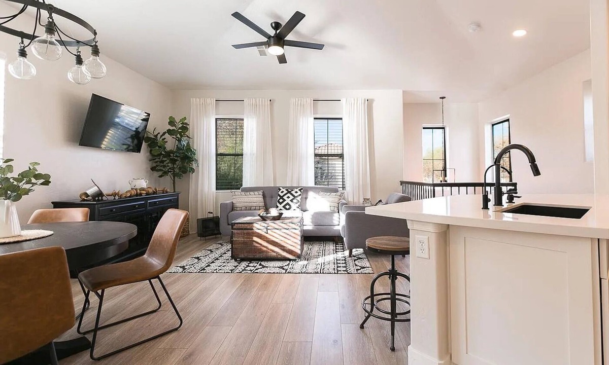 Gilbert House | Downtown Gilbert 3BR | Monthly | Pool