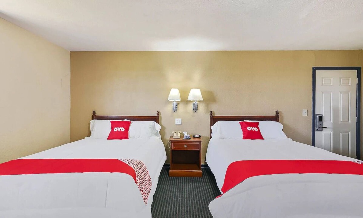 Luling Hotel | Downtown Luling Stay | Near Local Attractions - City Market & Watermelon Thump