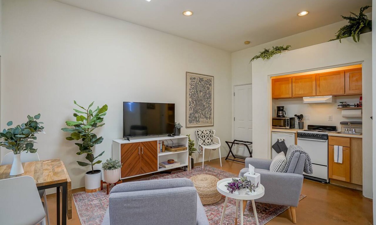 Downtown Albuquerque Apartment | Downtown Modern Studio, centrally located