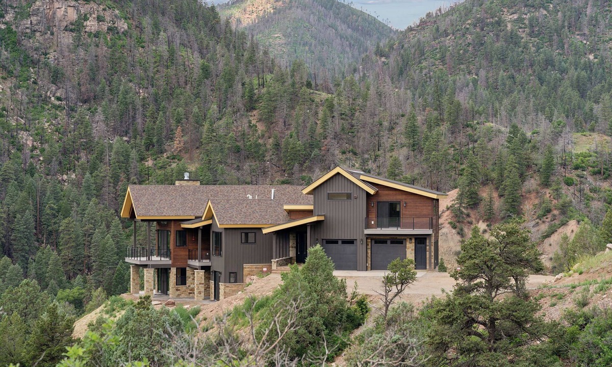Hermosa House | Durango Luxury-Stunning Views! Easy to Town or Ski