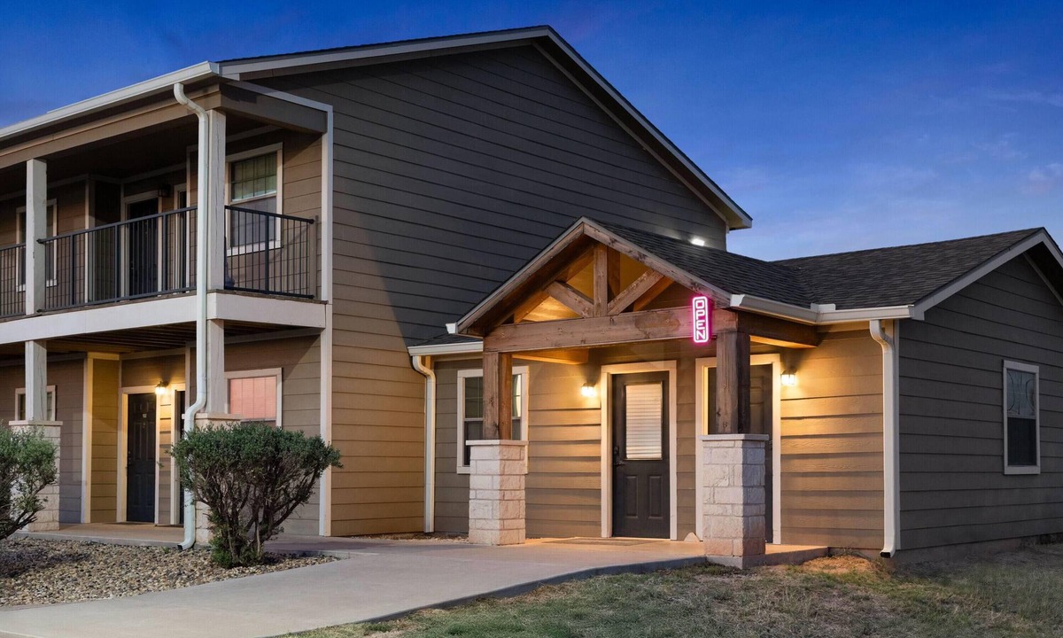 Big Spring Hotel | Eagle's Den Suites Big Spring a Travelodge by Wyndham