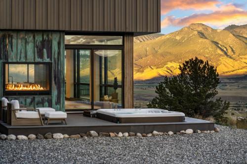 Emigrant House | Eagles Wings, Condé Nast Luxe Yellowstone Retreat