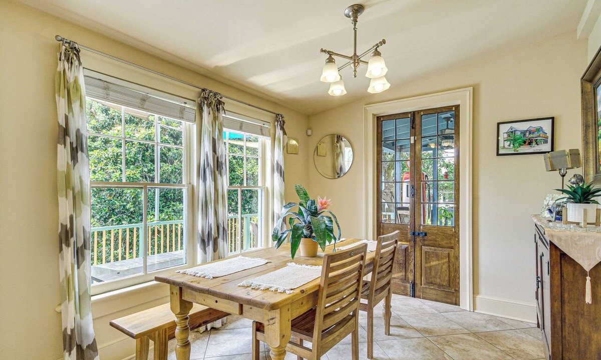 Talisheek Cottage | Eclectic Mandeville Home: Walk to Lakefront Park