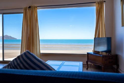 Villas de Las Palmas House | El Mirador del Golfo Beachfront 5BR 20 Guests
