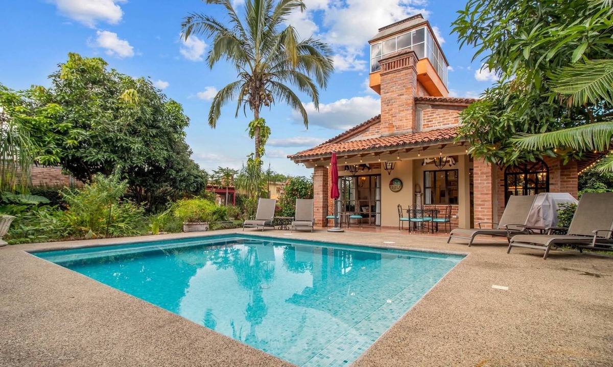 El Tuito Bed & Breakfast | El Tuito Authentic Luxury in the Sierra Madre Mountains Centrally Located