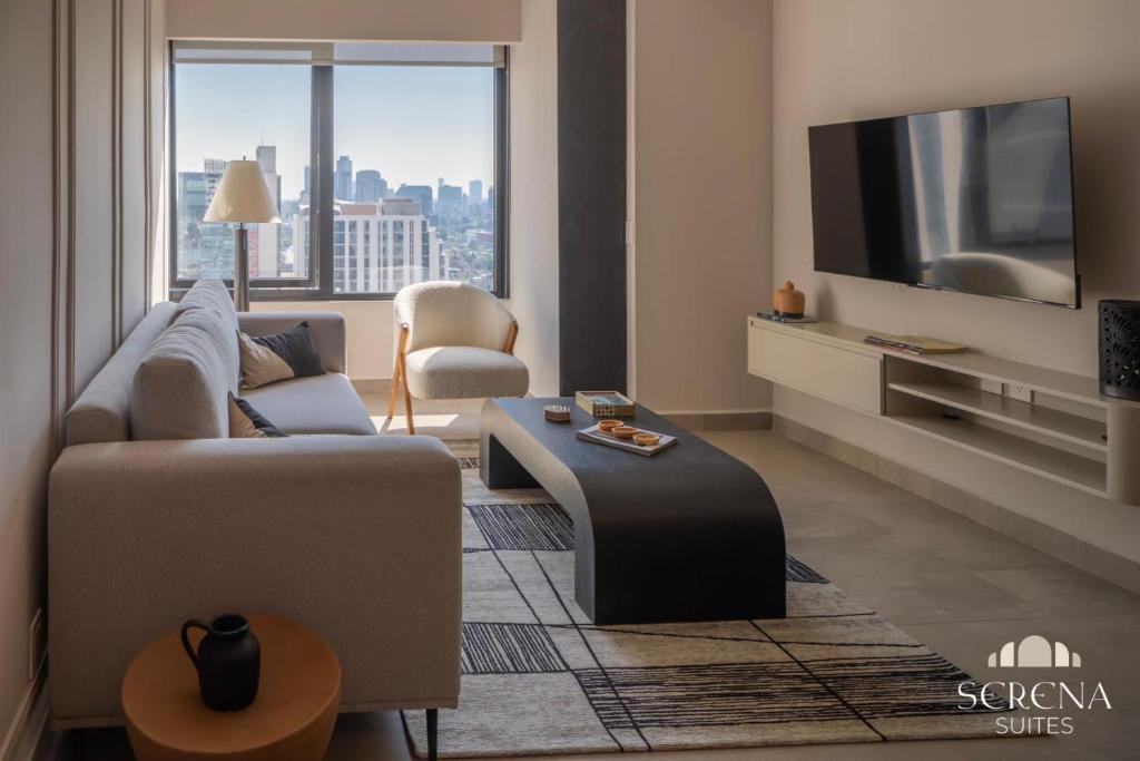 Ampliacion Granada Apartment | Elegant Condo with Air Conditioning and High End Amenities