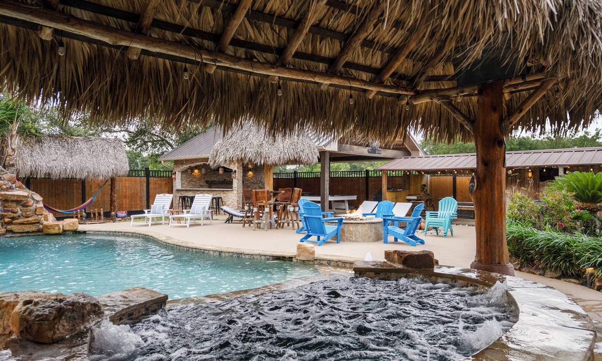 Alvin House | Empress Villa Retreat