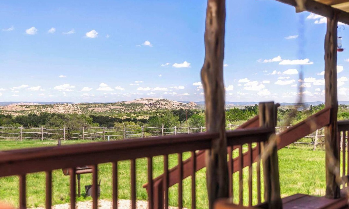 Fredericksburg Cabin | Enchanted Rockview Cabin 5 | 2 Queen beds