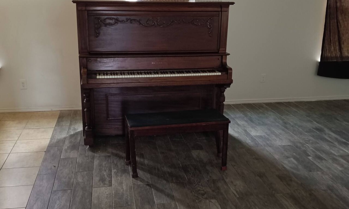 Saginaw House | Enjoyable 3-bedroom house with AC in charming Fort Worth