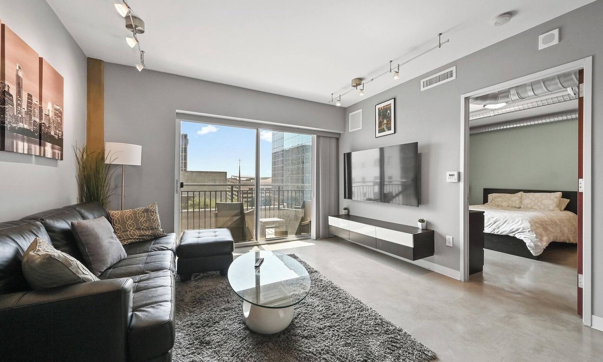 Red River Cultural District Condo | Entire Condo in the Heart of Downtown Austin 1bd/1ba chef's kitchen