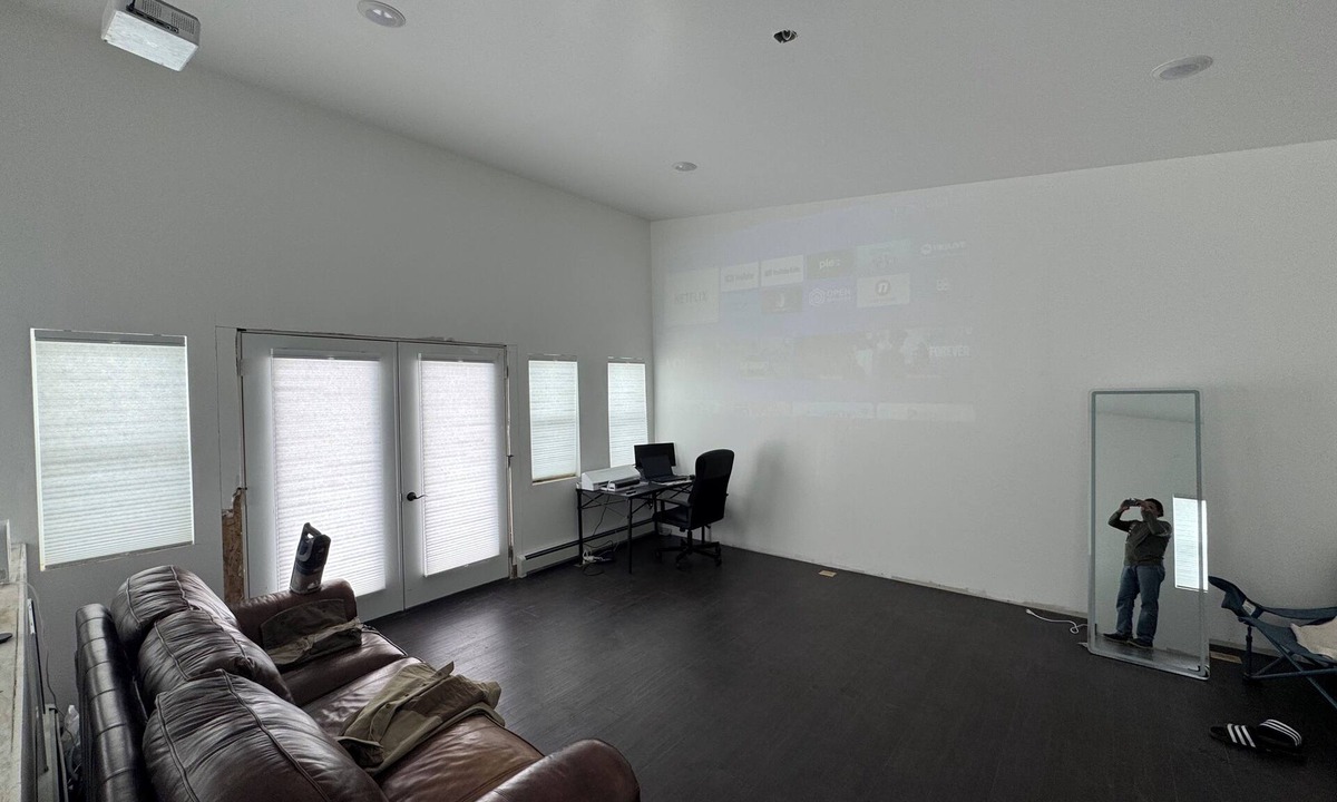 Sheridan House | Entire floor, includes a private balcony, private room and private bathroom.