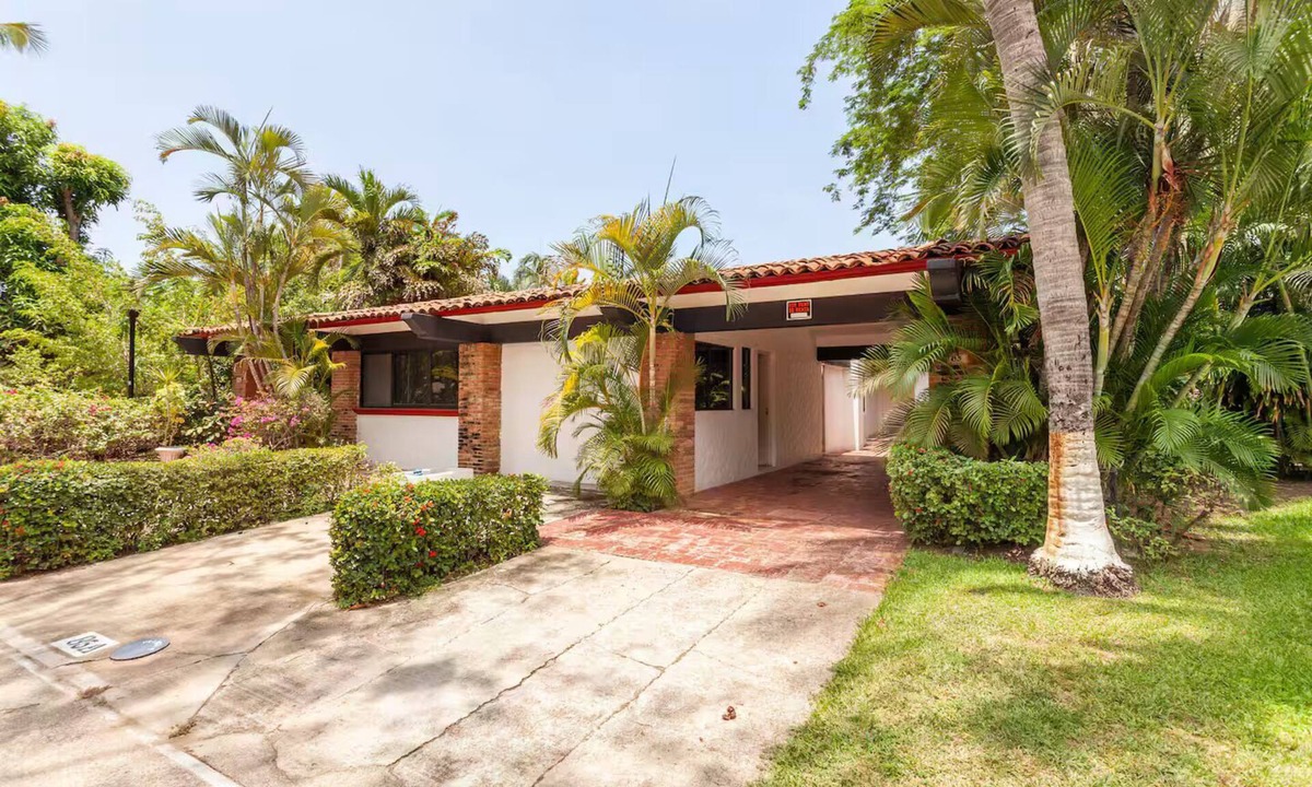 Granjas del Marques House | Entire home in Acapulco, Mexico, Home inside golf course/hotel.