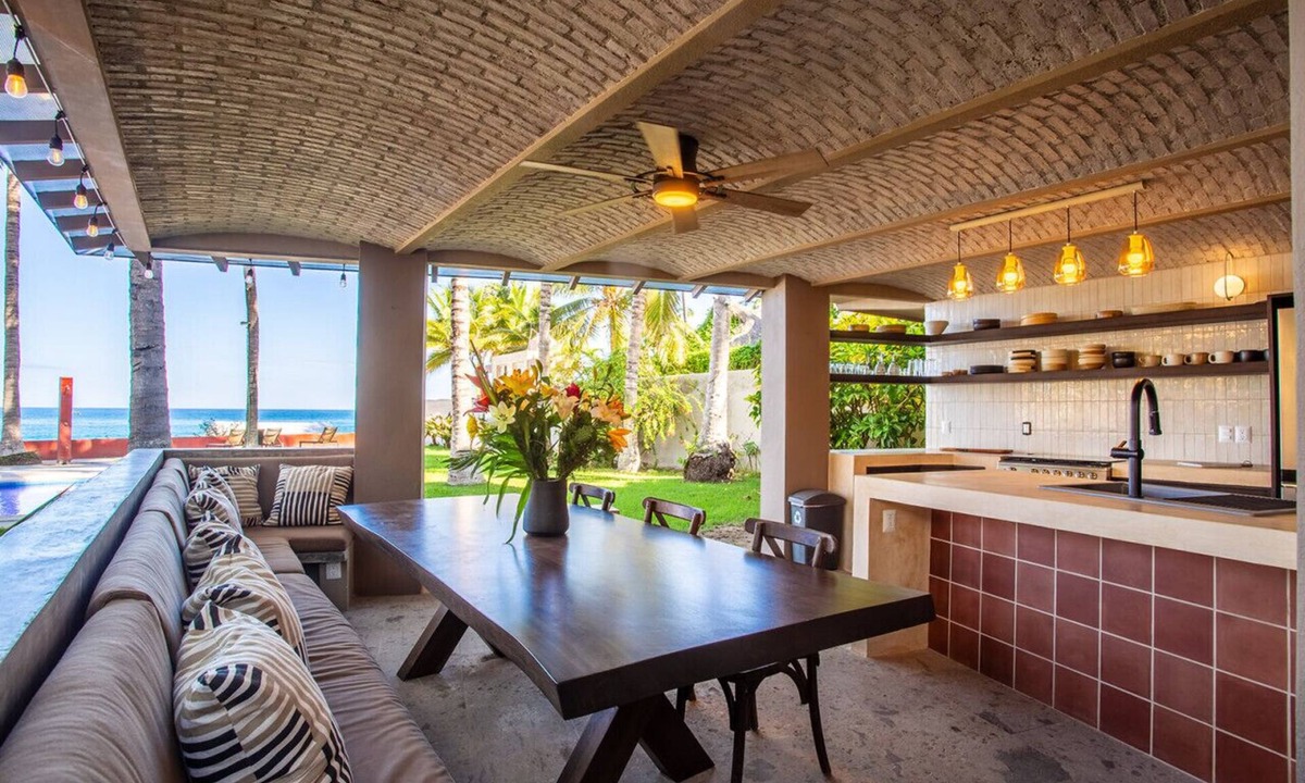 North End Villa | Entire Palmar · Stunning 4 BR Oceanfront Townhome, amazing views.