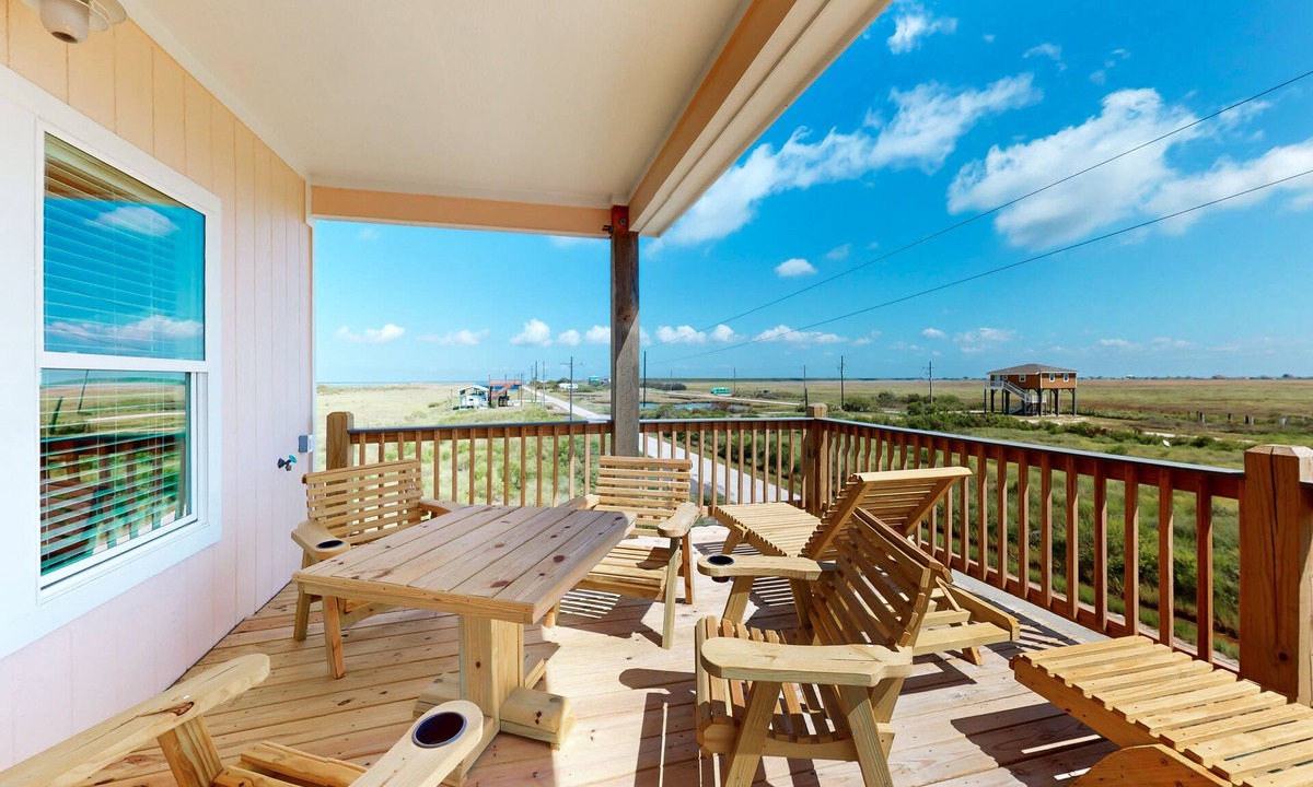 Gilchrist House | Escape | Bay Views | Family Retreat | Dog Friendly