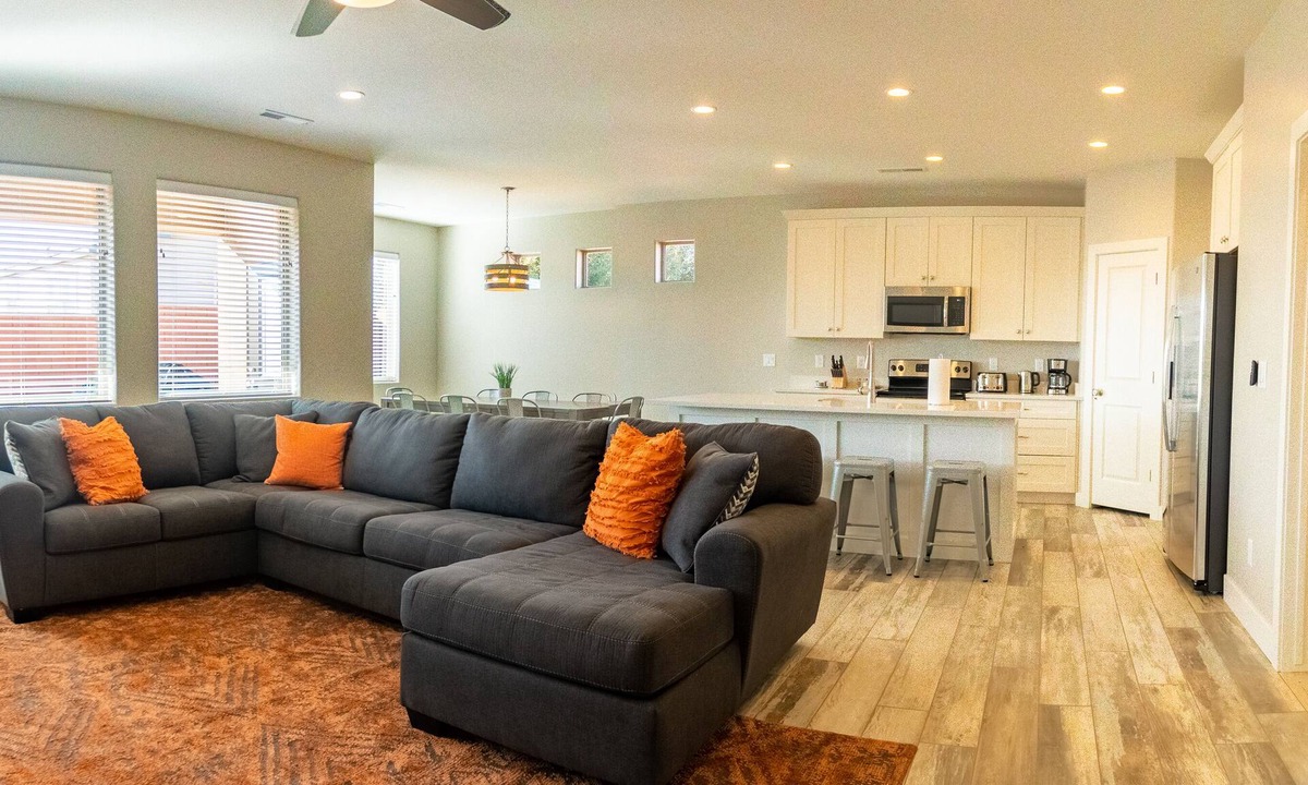 Page House | Escape - Lake Powell, Horseshoe Bend, Antelope Canyon
