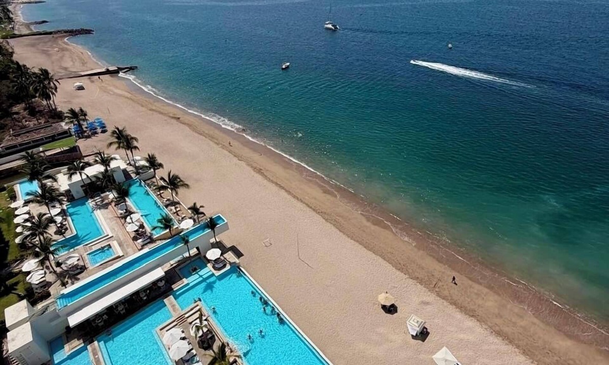 Las Glorias Apartment | Exclusive Oasis with Spectacular Ocean View and VIP Amenities