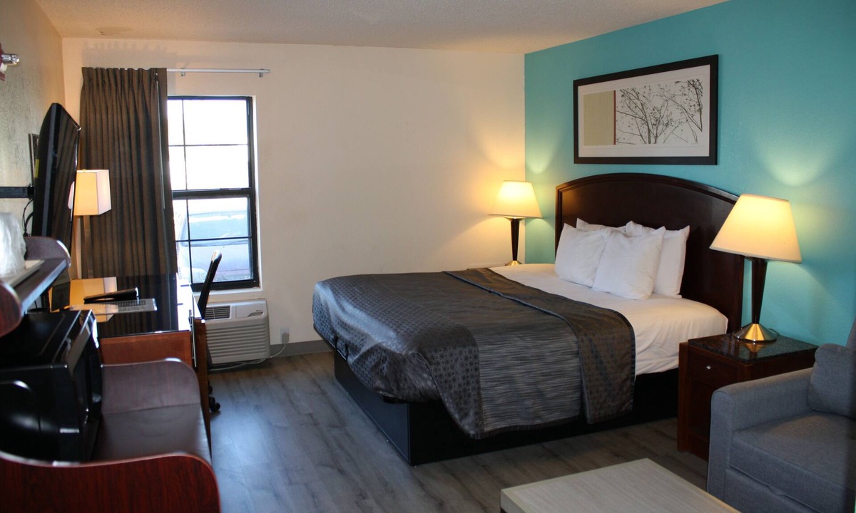 Wichita Falls Hotel | Executive Inn and Suites Wichita Falls