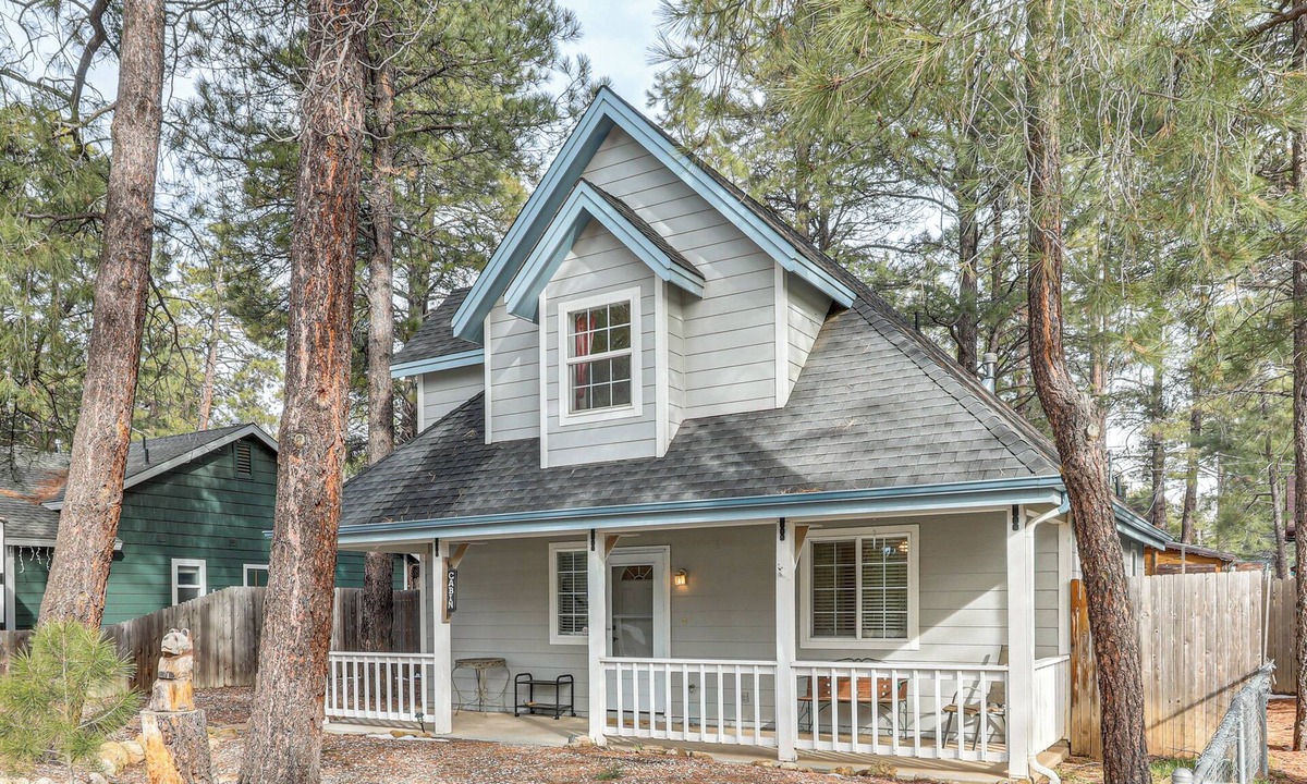Mountainaire House | Explore the Coconino Forest! Flagstaff Cottage