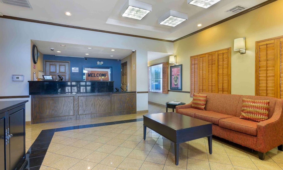 Ahwatukee Foothills Hotel | Extended Stay America Phoenix - Chandler - E. Chandler Blvd.