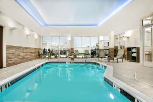 Van Hotel | Fairfield Inn & Suites Van Canton Area