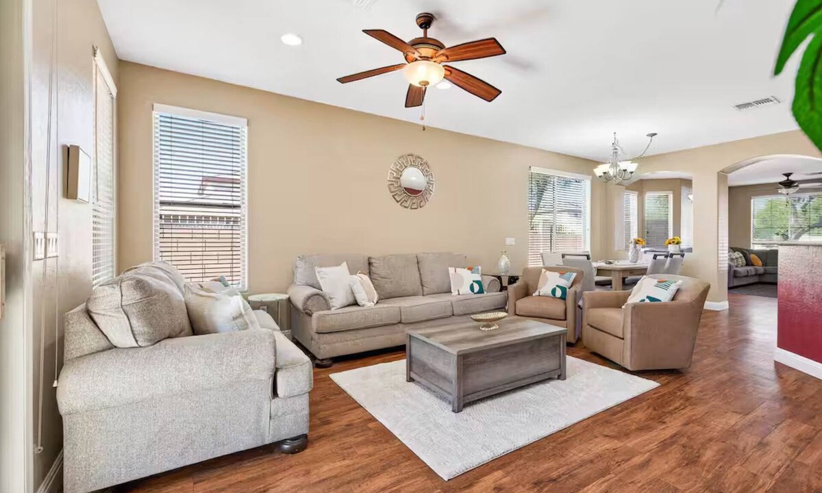 South Mountain House | Family‑Friendly 4‑Bed Home in Phoenix- Patio, & Fast Wi‑Fi