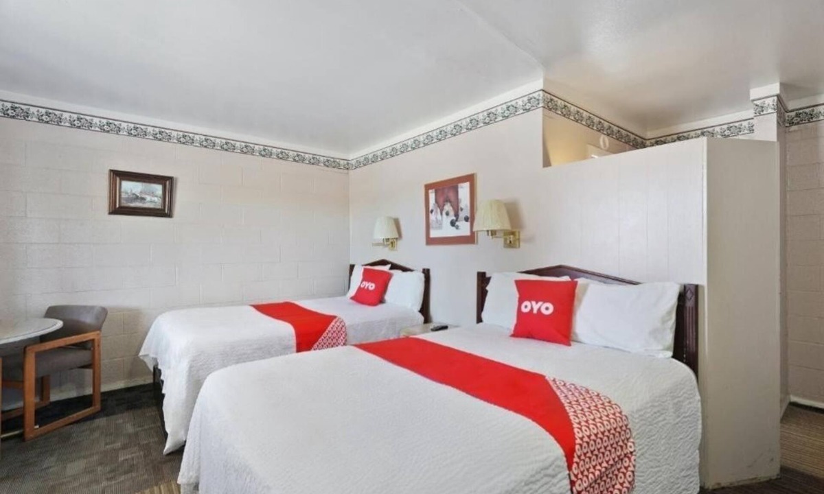 Alpine Hotel | Family-Friendly 4-Room Stay Near Dining & Big Bend National Park Trails