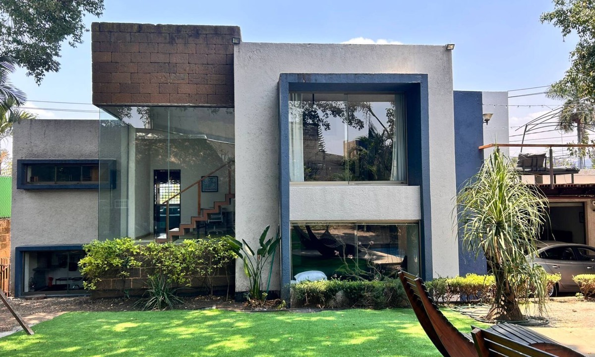 Miraval House | Family Home with Pool and Palapa - Central and Quiet Location.