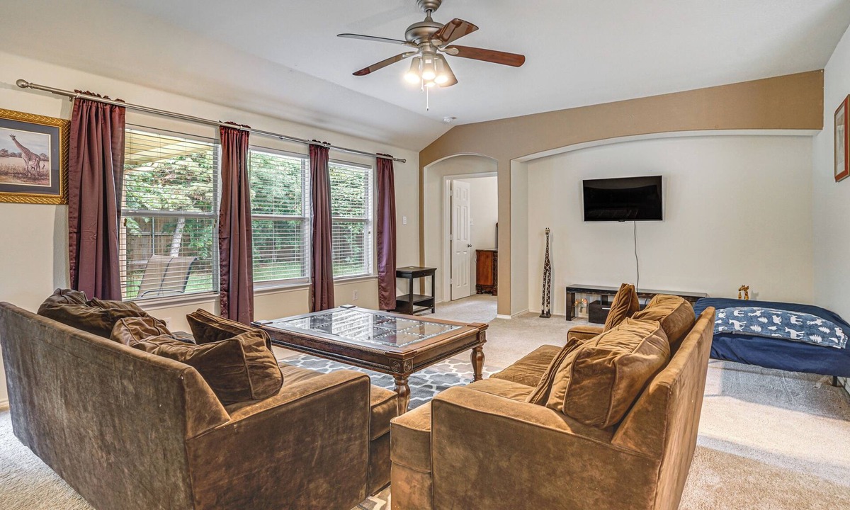 Fort Worth House | Fenced Yard & Patio! Family Escape in DFW Suburbs