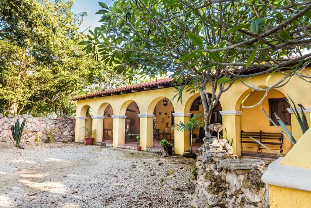 Conkal House | Finca La Caprichozza