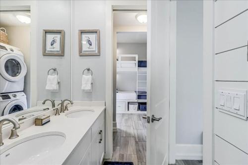 Cinnamon Shore Apartment | Flying Dolphin TC 10201