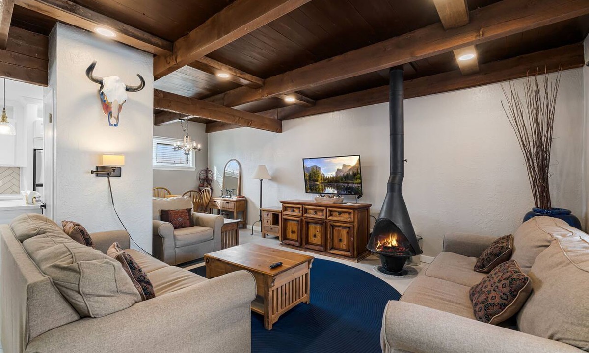 Northeast Santa Fe Hotel | Fort Marcy 34 | Retreat with Patio, Views & Walk-to-Plaza Location