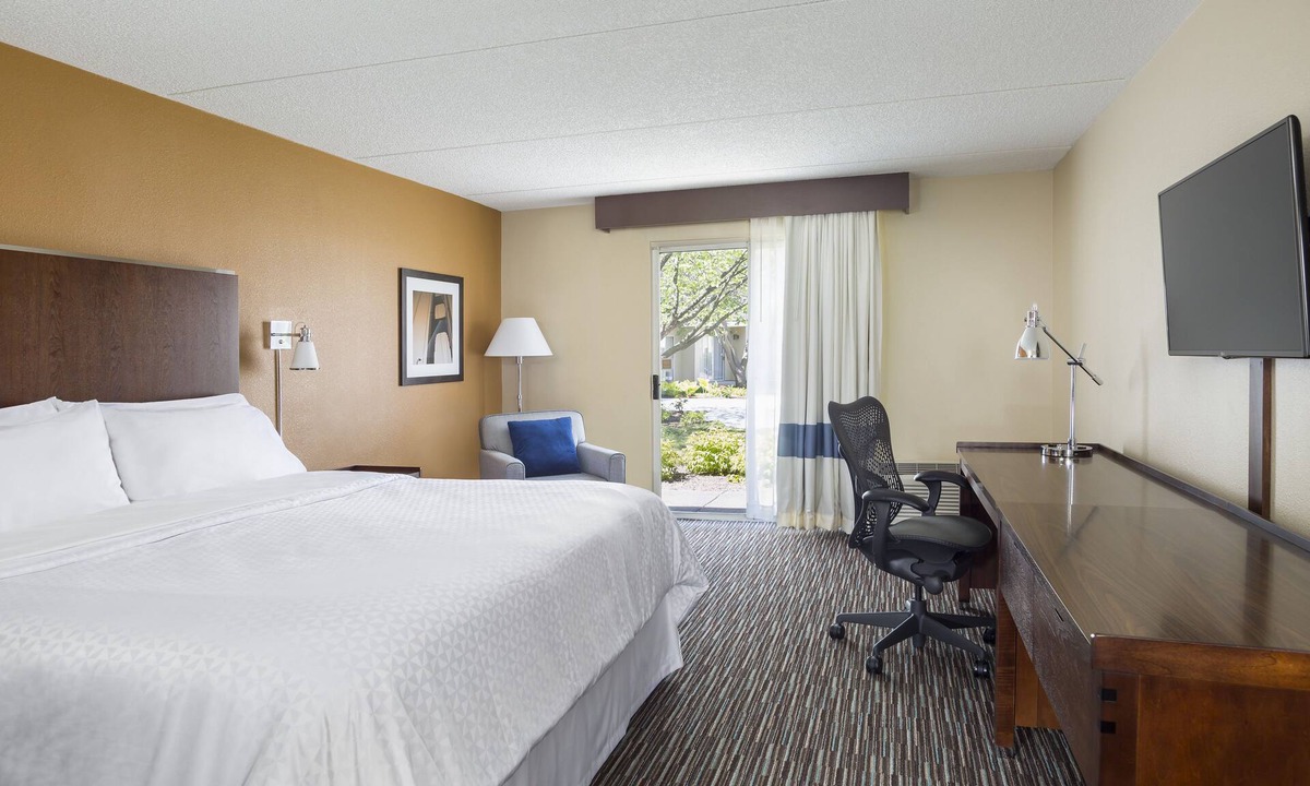 Buffalo Grove Hotel | Four Points by Sheraton Buffalo Grove