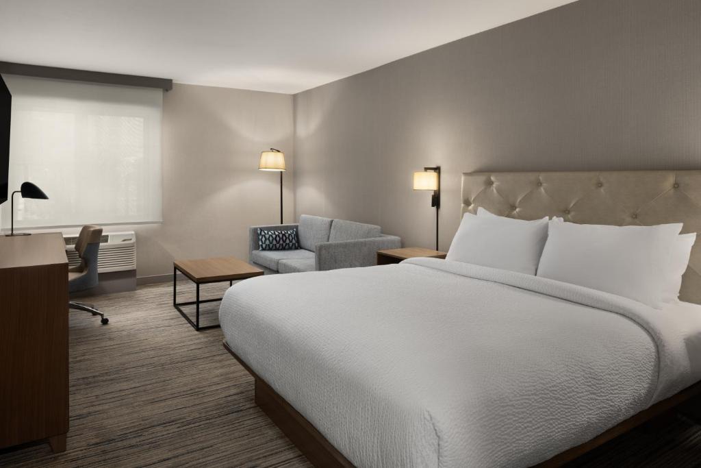 Lower Queen Anne Hotel | Four Points by Sheraton Downtown Seattle Center
