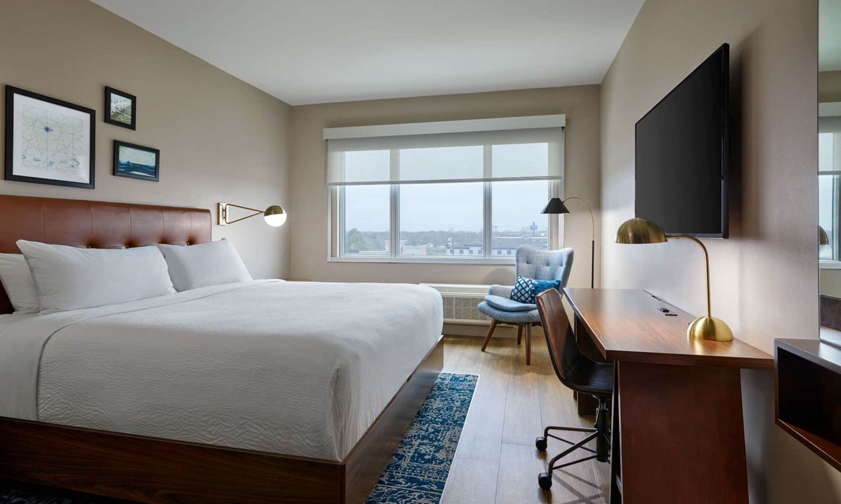 Aldine Hotel | Four Points by Sheraton Houston Intercontinental Airport