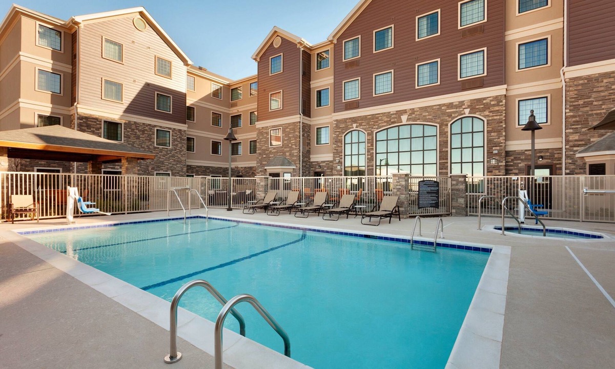 Midland Condo | Free Breakfast. Pool. King Suite. Close to the new Chevron and Oxy campuses!