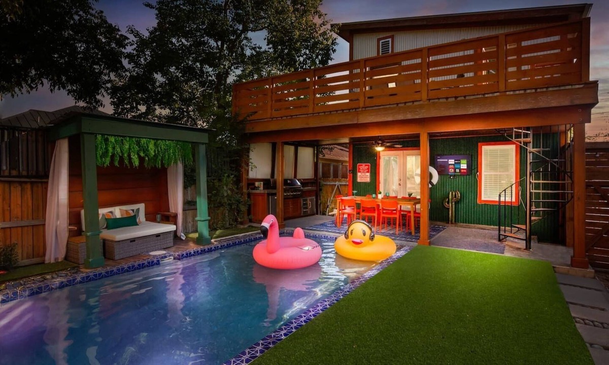 Alta Vista House | Free Heated Pool - BBQ - Cabana - Families -Casita