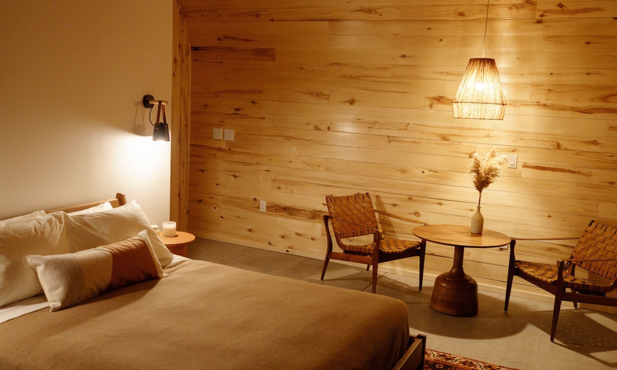 Center Hotel | Frontier Drive Inn