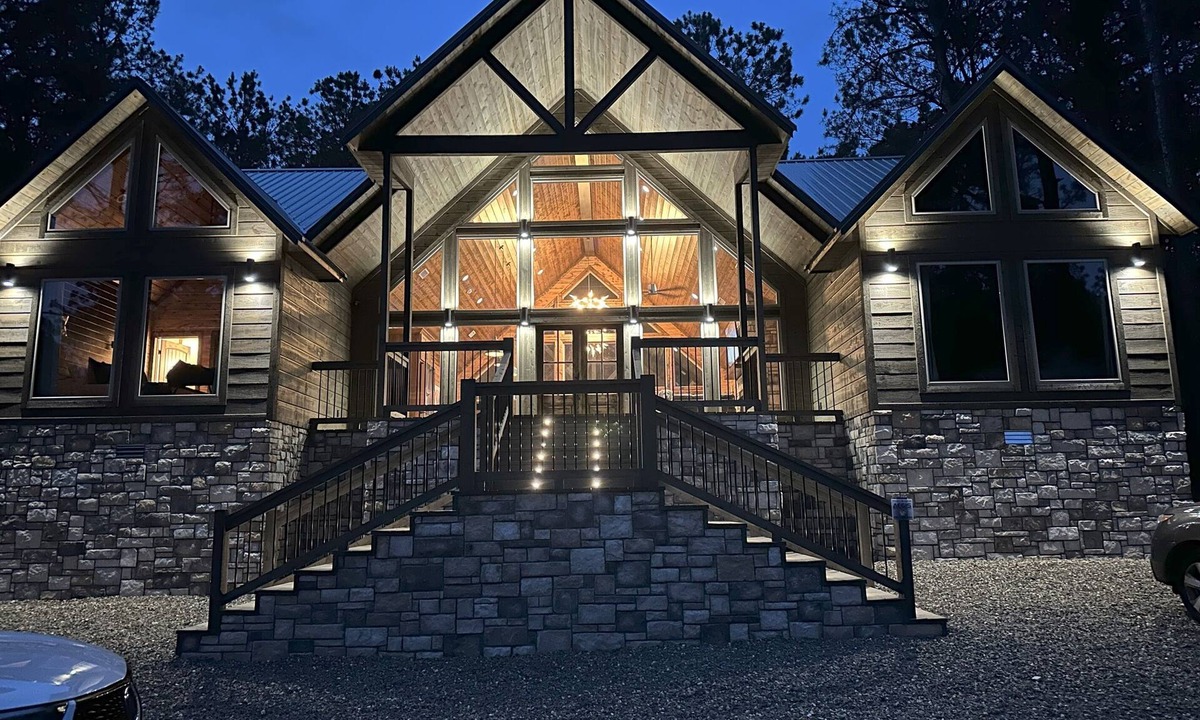 Hochatown Cabin | FULL HOUSE - New Luxury Cabin - 4BR/4BA Sleeps 12 - Great Location