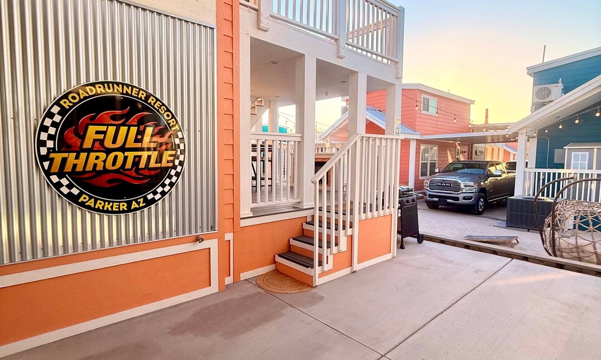 Parker Strip House | Full Throttle | River Views + High-Speed Vibes at Roadrunner Resort