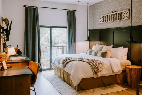 Wimberley House | Gaines Ranch Homestead, ADA-Accessible King Suite