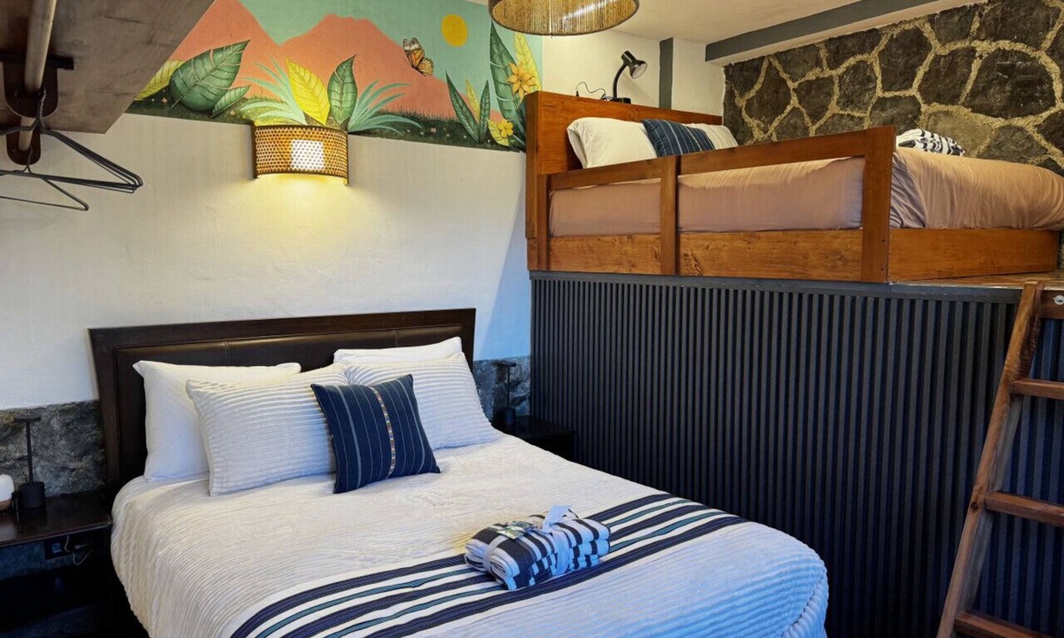 San Lucas Toliman Bed & Breakfast | Garden Gathering Room