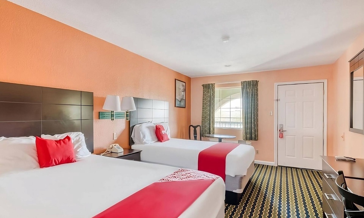 Channelview Hotel | Gateway to Texas Adventure! 3 Pet-friendly Units, Free Parking!