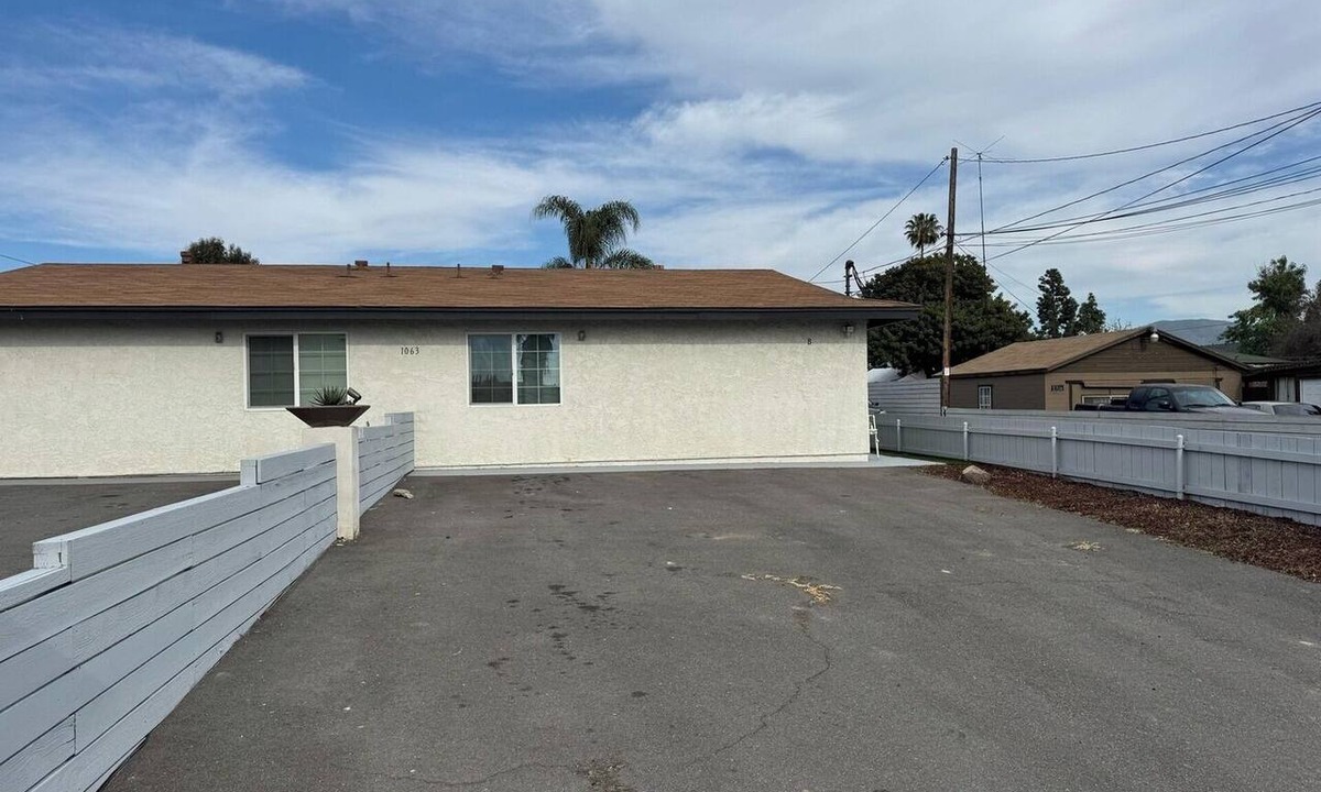 La Presa House | Gillespie Dr 2BR 1BA Front B | Near Downtown SD